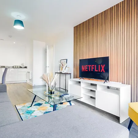 Apartment Centre Emerald Escape - Sleeps-6, 2beds & 2baths , Netflix , Free Internet Birmingham